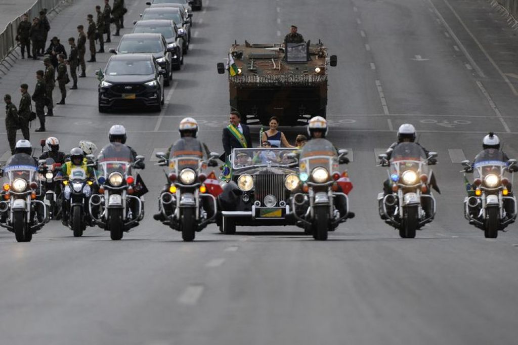 O presidente da República, Jair Bolsonaro e a Primeira-dama do Brasil, Michelle Bolsonaro, participam do Desfile cívico-militar de 7 de Setembro de 2022 e comemoração do Bicentenário da Independência do Brasil - Marcello Casal JrAgência Brasil