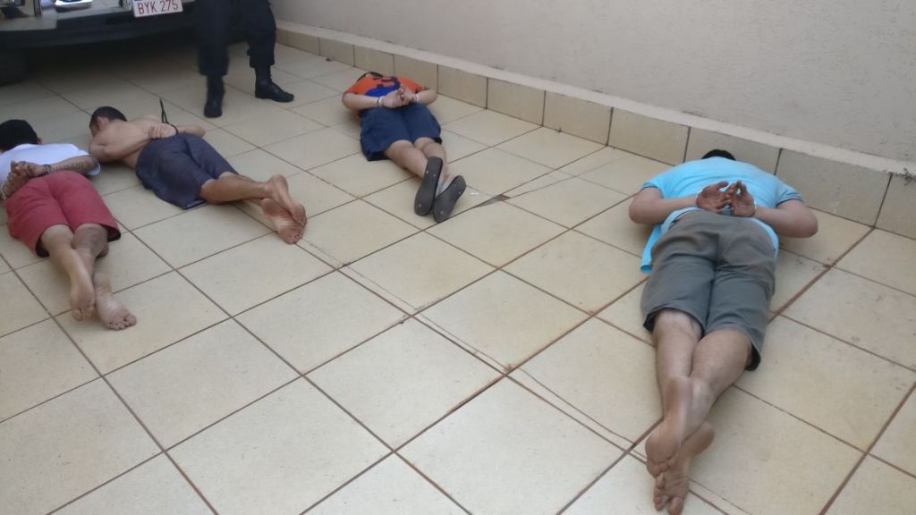 Quatro homens foram presos em flagrante pela PF (Foto: Reprodução)